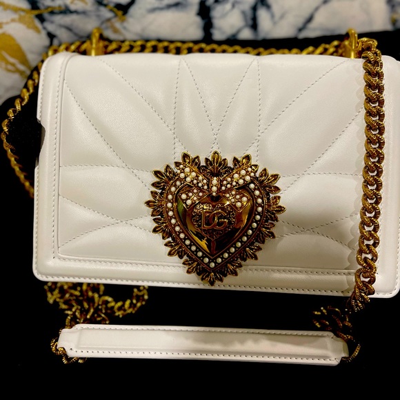 Dolce & Gabbana Devotion Quilted Crossbody only worn once - Picture 2 of 5